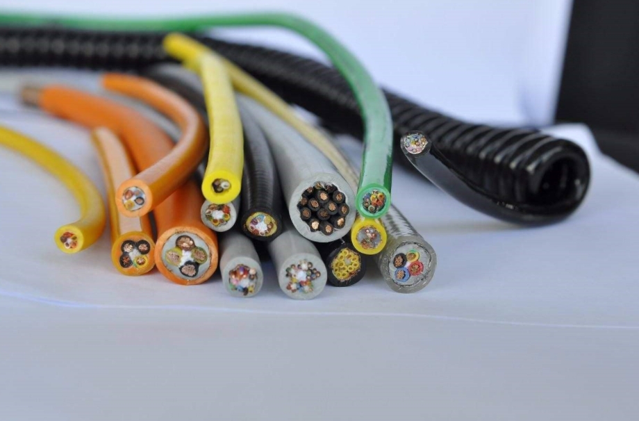 對(duì)東莞民興電線電纜的導(dǎo)電性能進(jìn)行評(píng)估和保證是非常關(guān)鍵的.jpg 對(duì)東莞民興電線電纜的導(dǎo)電性能進(jìn)行評(píng)估和保證是非常關(guān)鍵的.jpg